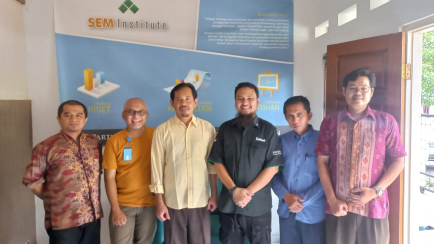 Diskusi bersama ICS Food